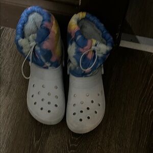 CROCS Women's White and Blue Slippers